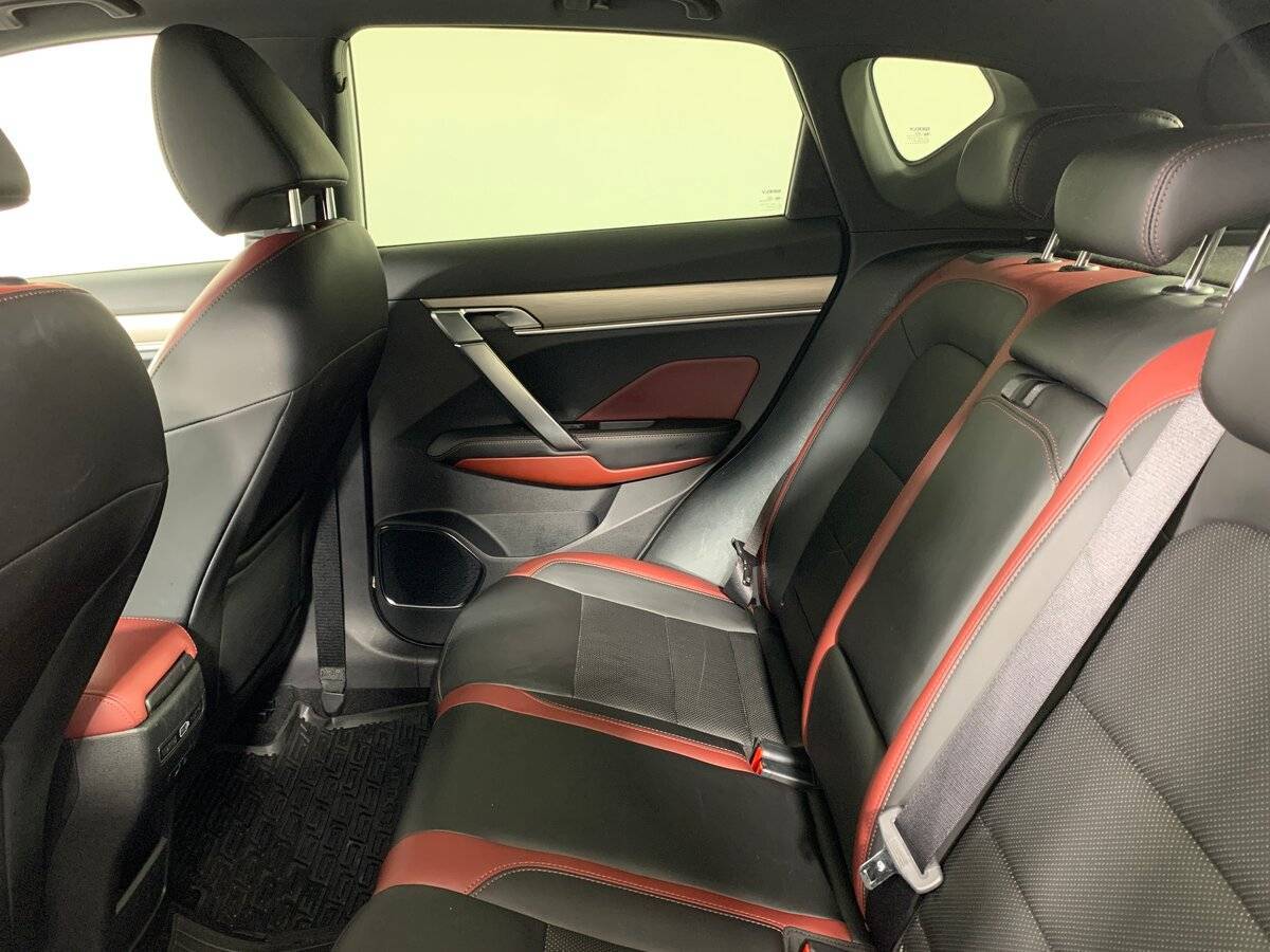 Купить Geely Coolray с пробегом. Фото: #18