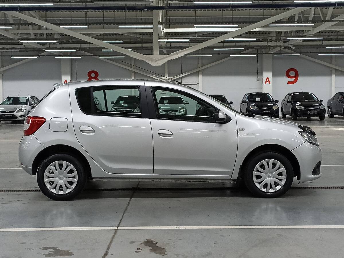 Купить Renault Sandero с пробегом. Фото: #3