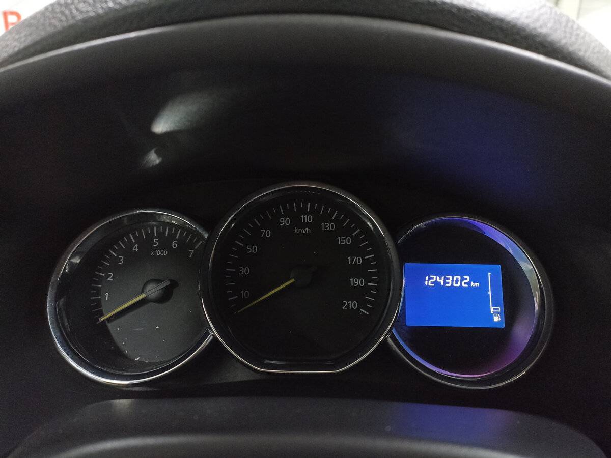 Купить Renault Sandero с пробегом. Фото: #12