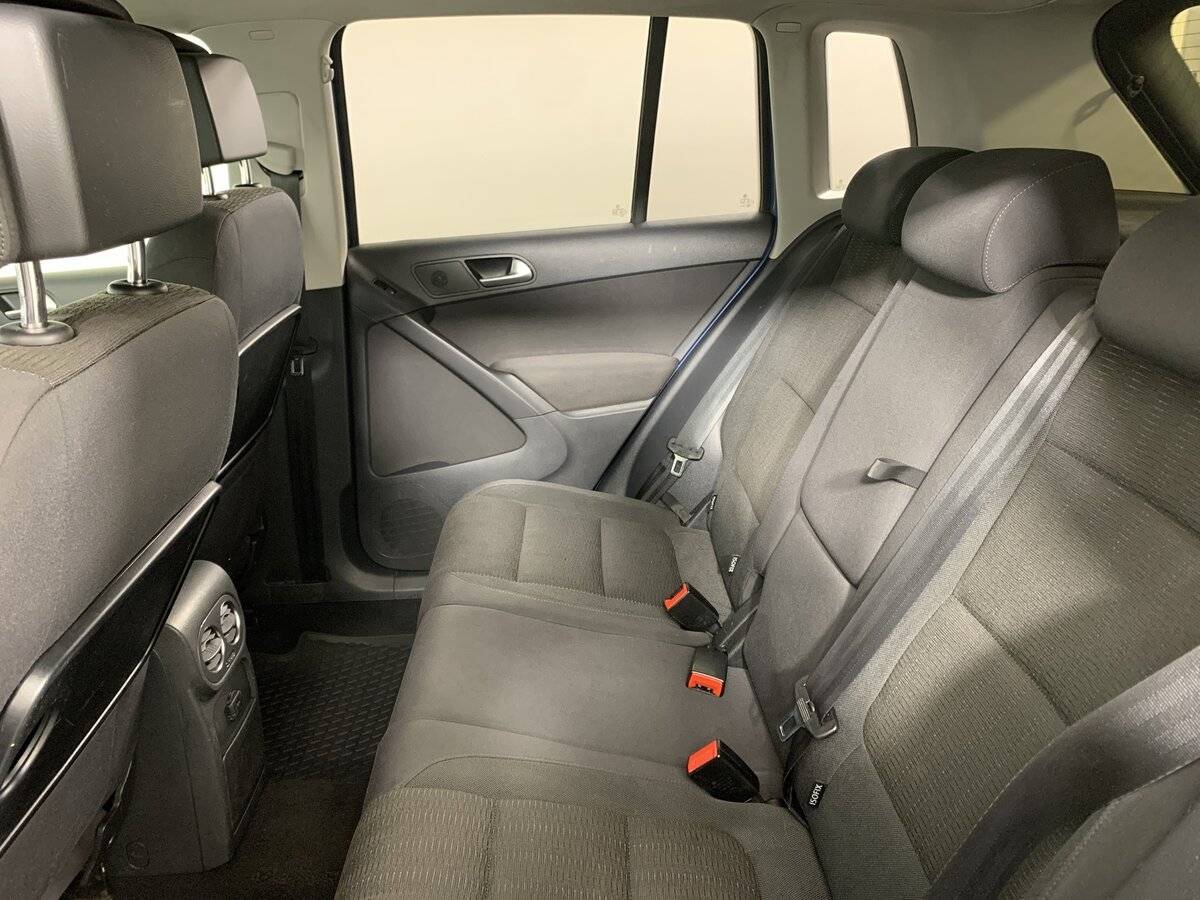 Купить Volkswagen Tiguan с пробегом. Фото: #17