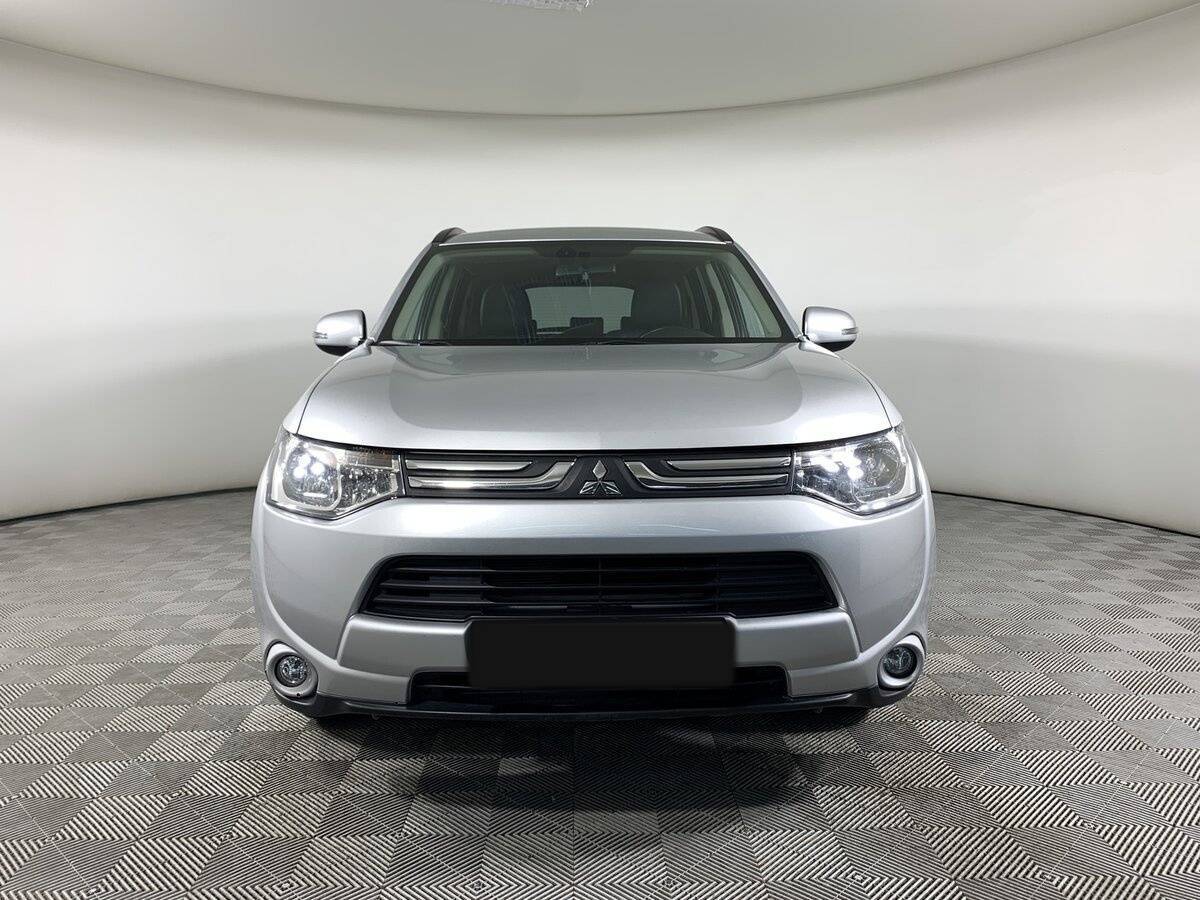 Купить Mitsubishi Outlander с пробегом. Фото: #1