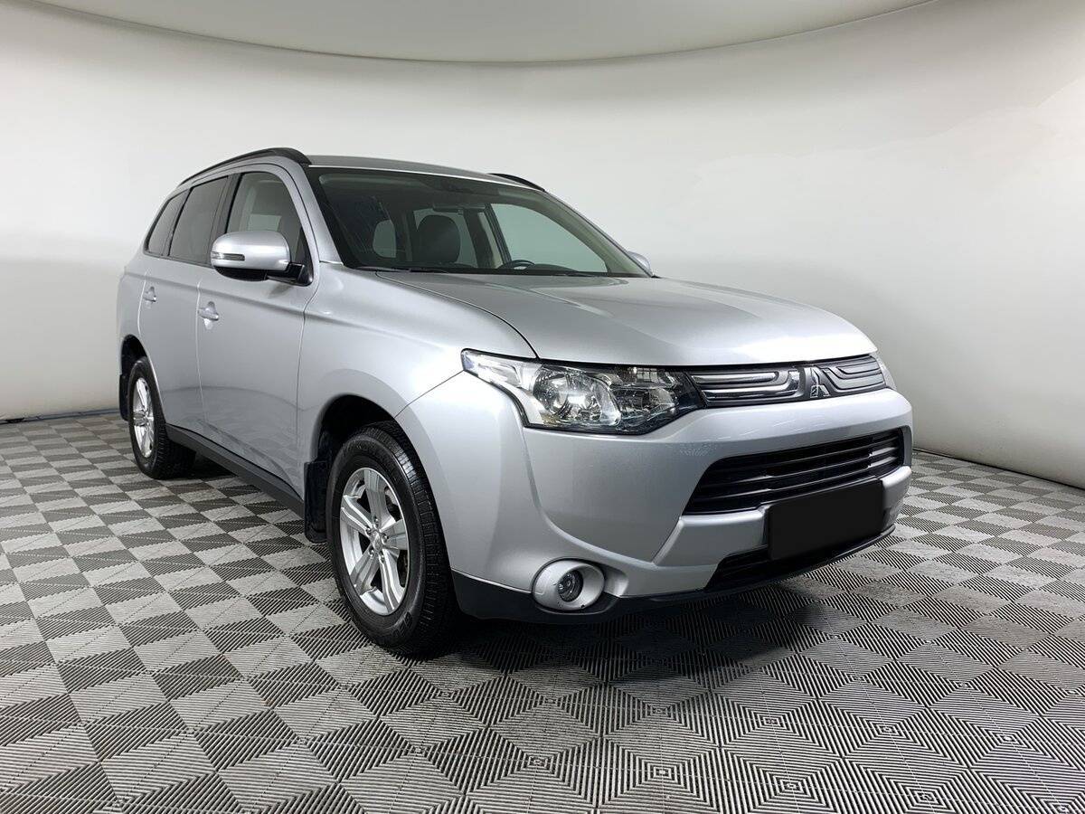 Купить Mitsubishi Outlander с пробегом. Фото: #2