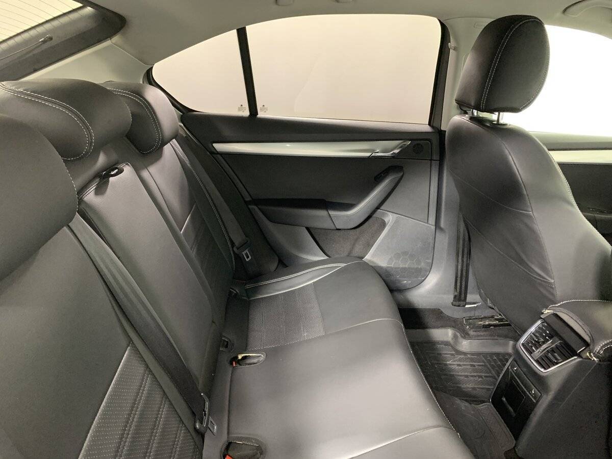 Купить Skoda Octavia с пробегом. Фото: #16