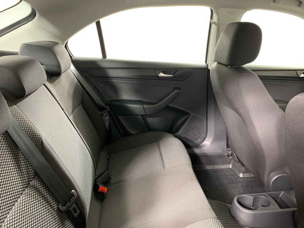 Купить Volkswagen Polo с пробегом. Фото: #16