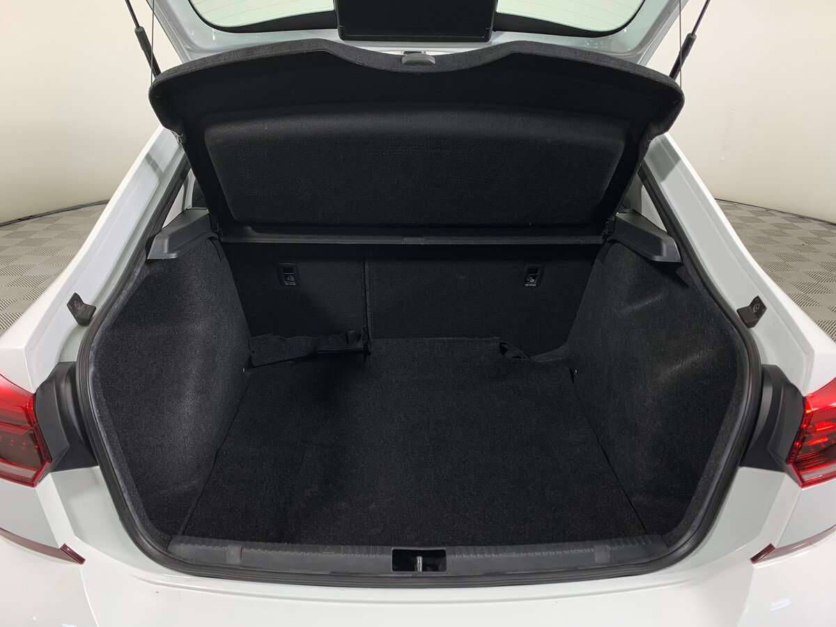 Купить Volkswagen Polo с пробегом. Фото: #18