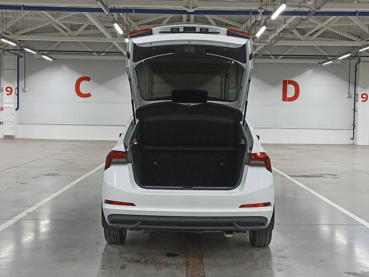 Купить Skoda Rapid с пробегом. Фото: #9