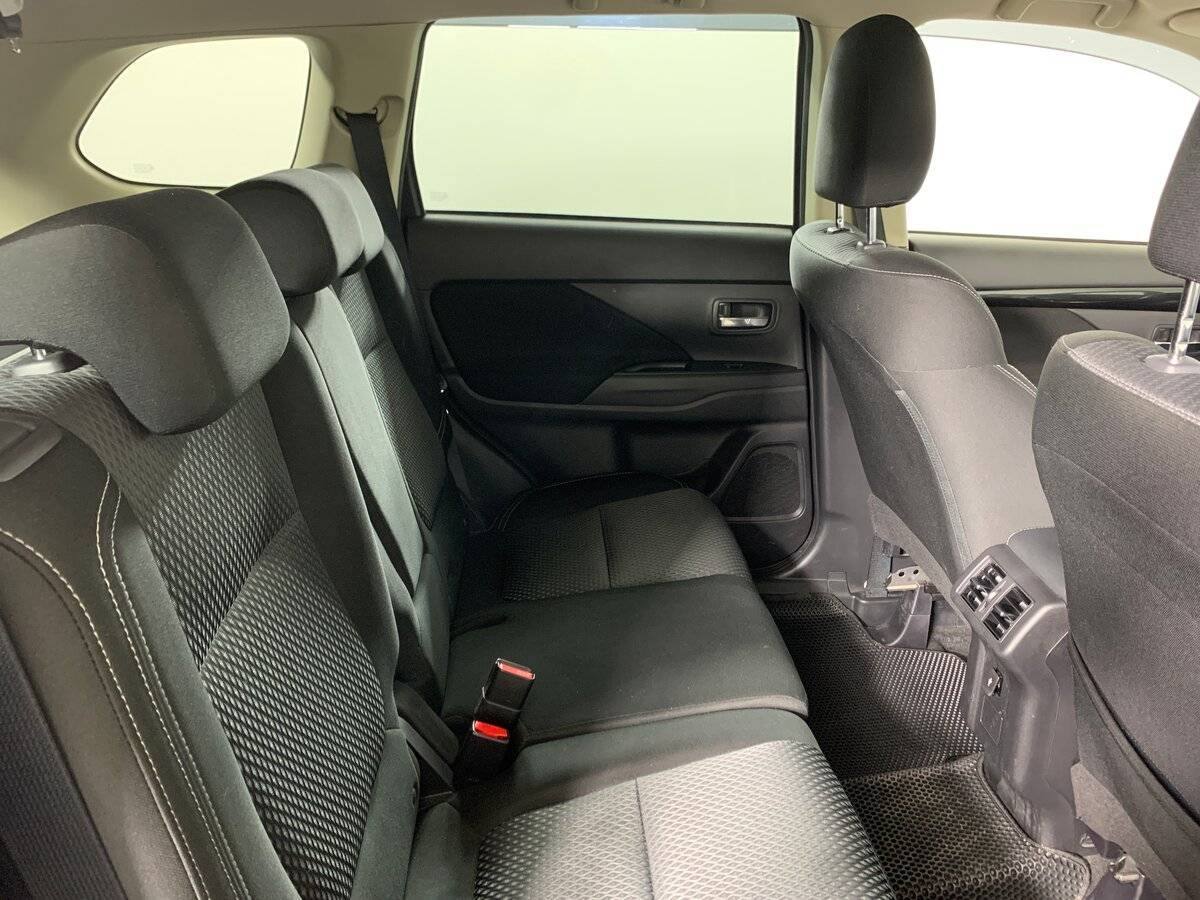 Купить Mitsubishi Outlander с пробегом. Фото: #16