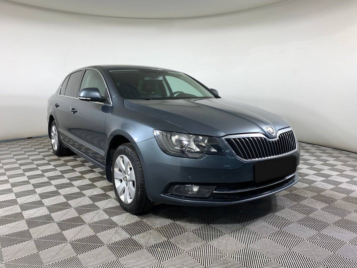 Купить Skoda Superb с пробегом. Фото: #2