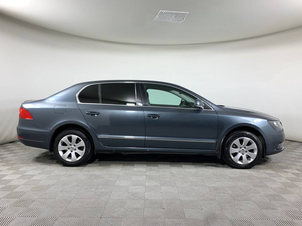 Купить Skoda Superb с пробегом. Фото: #3