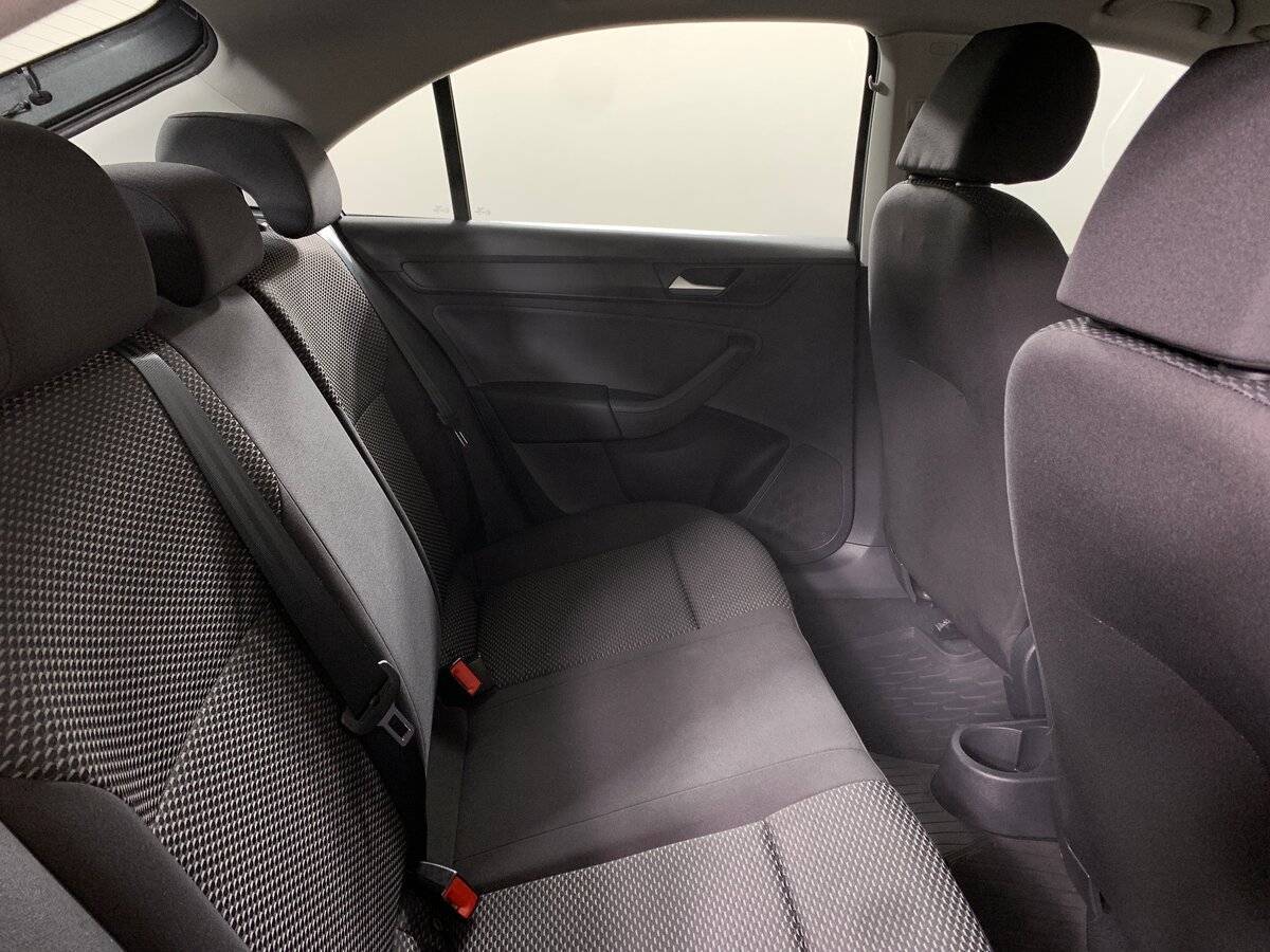 Купить Volkswagen Polo с пробегом. Фото: #16