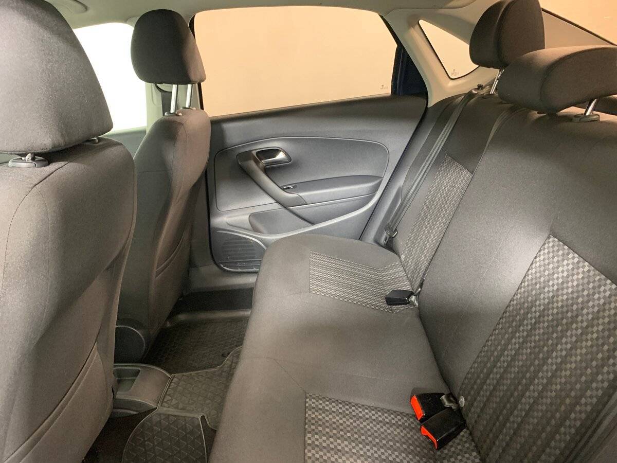 Купить Volkswagen Polo с пробегом. Фото: #17