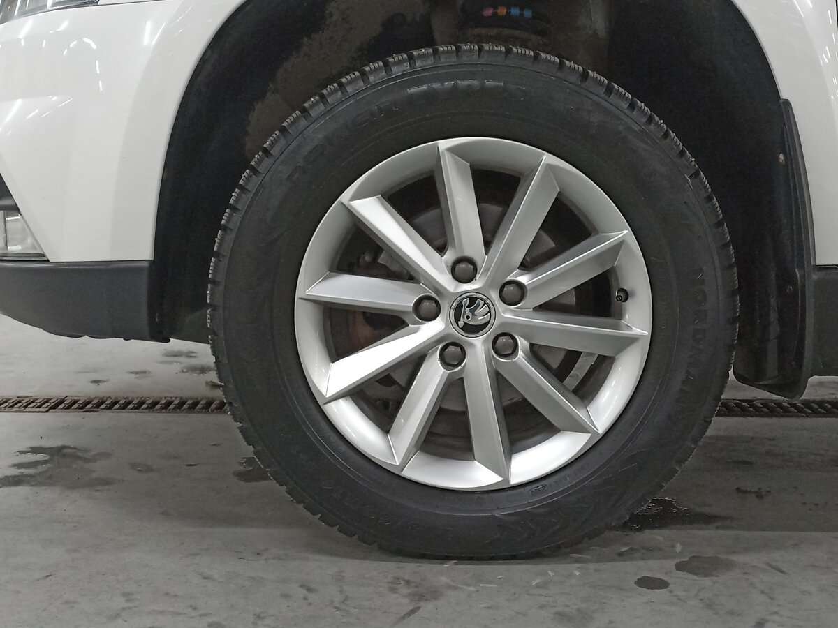 Купить Skoda Yeti с пробегом. Фото: #17