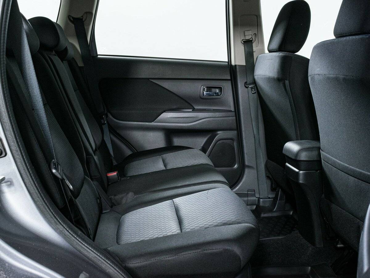 Купить Mitsubishi Outlander с пробегом. Фото: #9