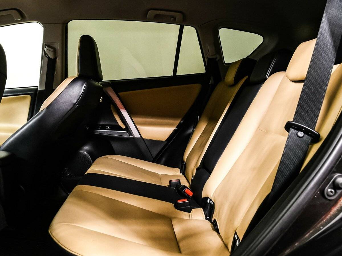 Купить Toyota RAV4 с пробегом. Фото: #11