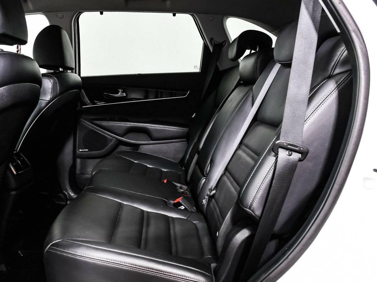 Купить Kia Sorento с пробегом. Фото: #11