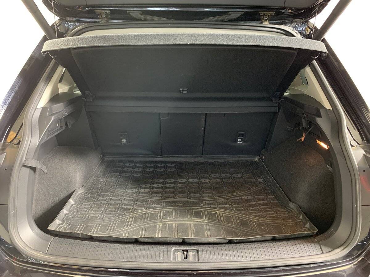 Купить Volkswagen Tiguan с пробегом. Фото: #18