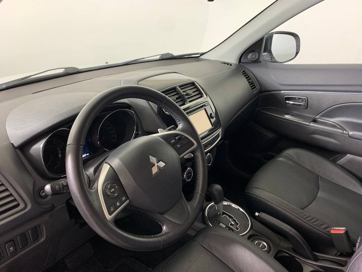 Купить Mitsubishi ASX с пробегом. Фото: #10