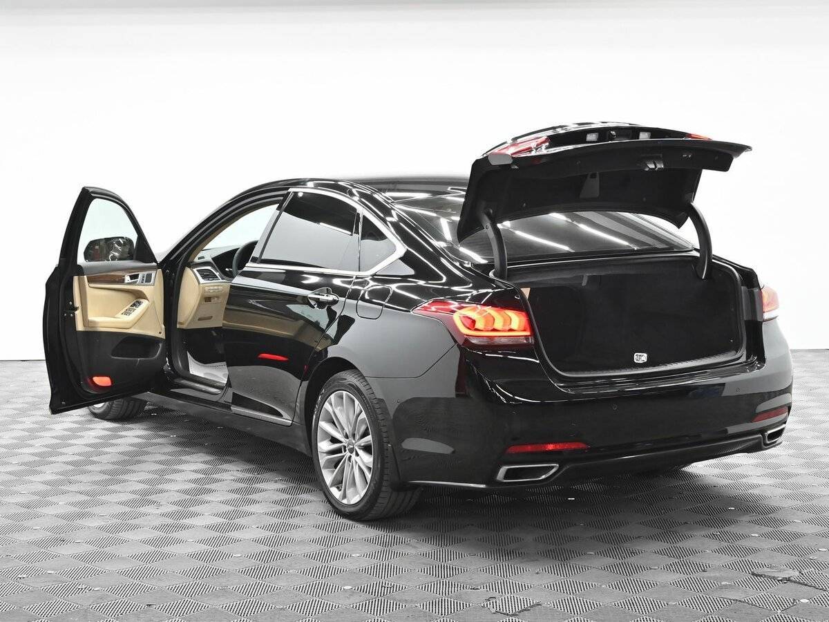 Купить Hyundai Genesis с пробегом. Фото: #4