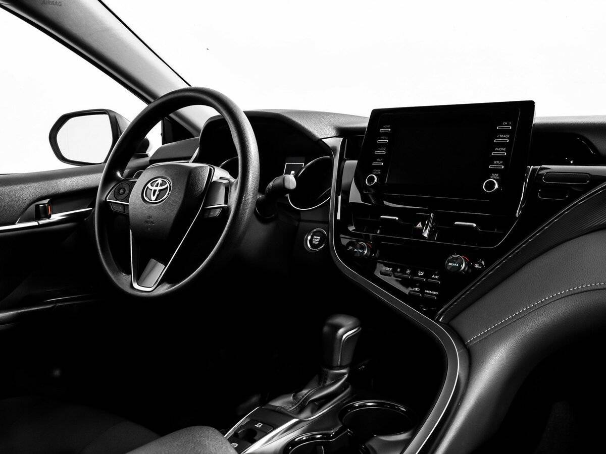 Купить Toyota Camry с пробегом. Фото: #8
