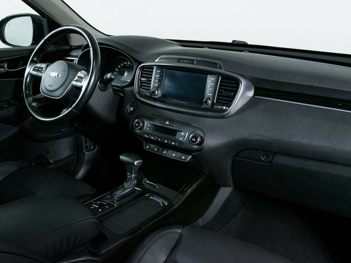 Купить Kia Sorento с пробегом. Фото: #10