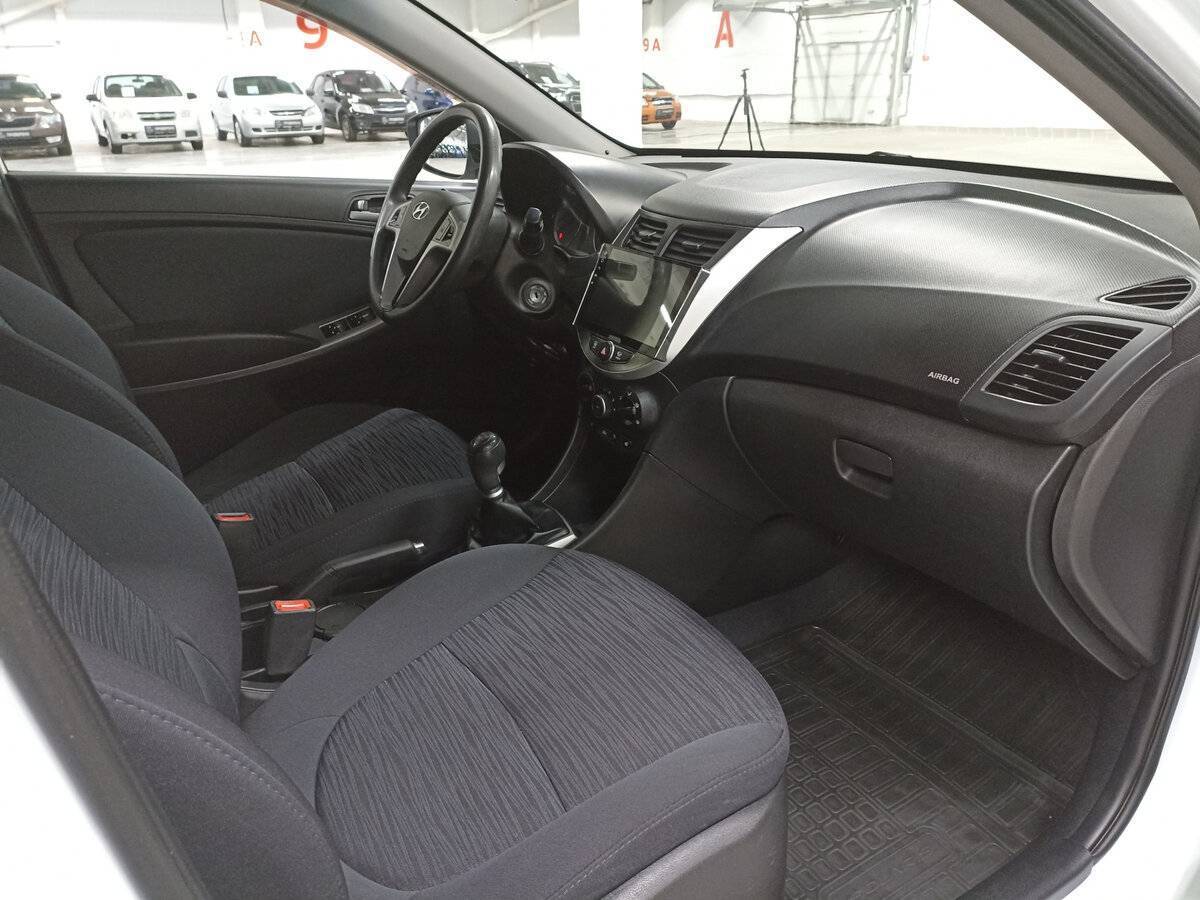 Купить Hyundai Solaris с пробегом. Фото: #10