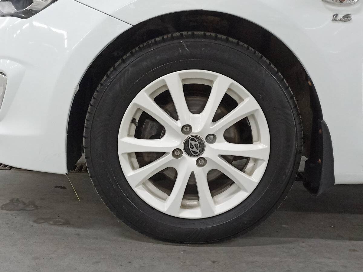 Купить Hyundai Solaris с пробегом. Фото: #17