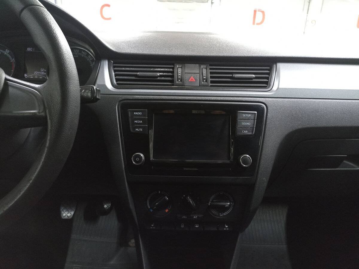 Купить Skoda Rapid с пробегом. Фото: #14