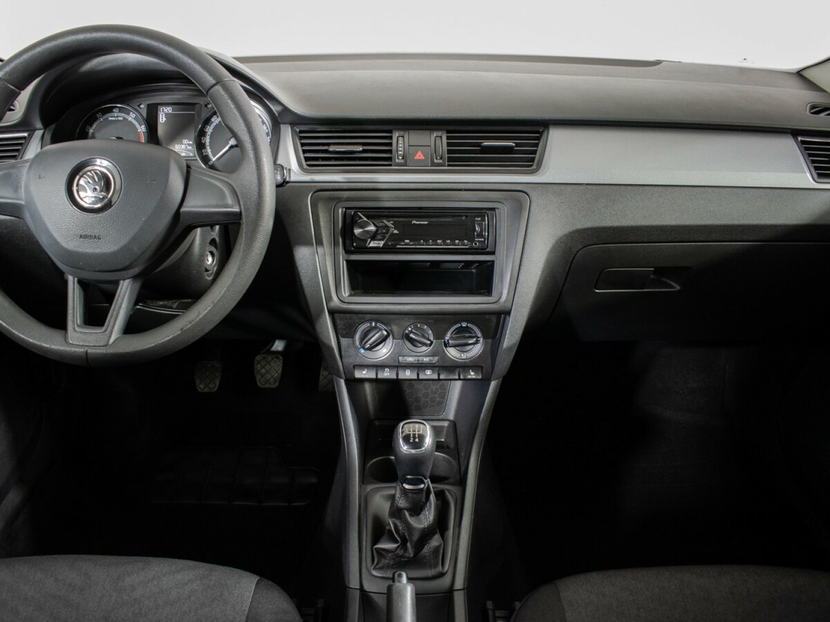 Купить Skoda Rapid с пробегом. Фото: #10