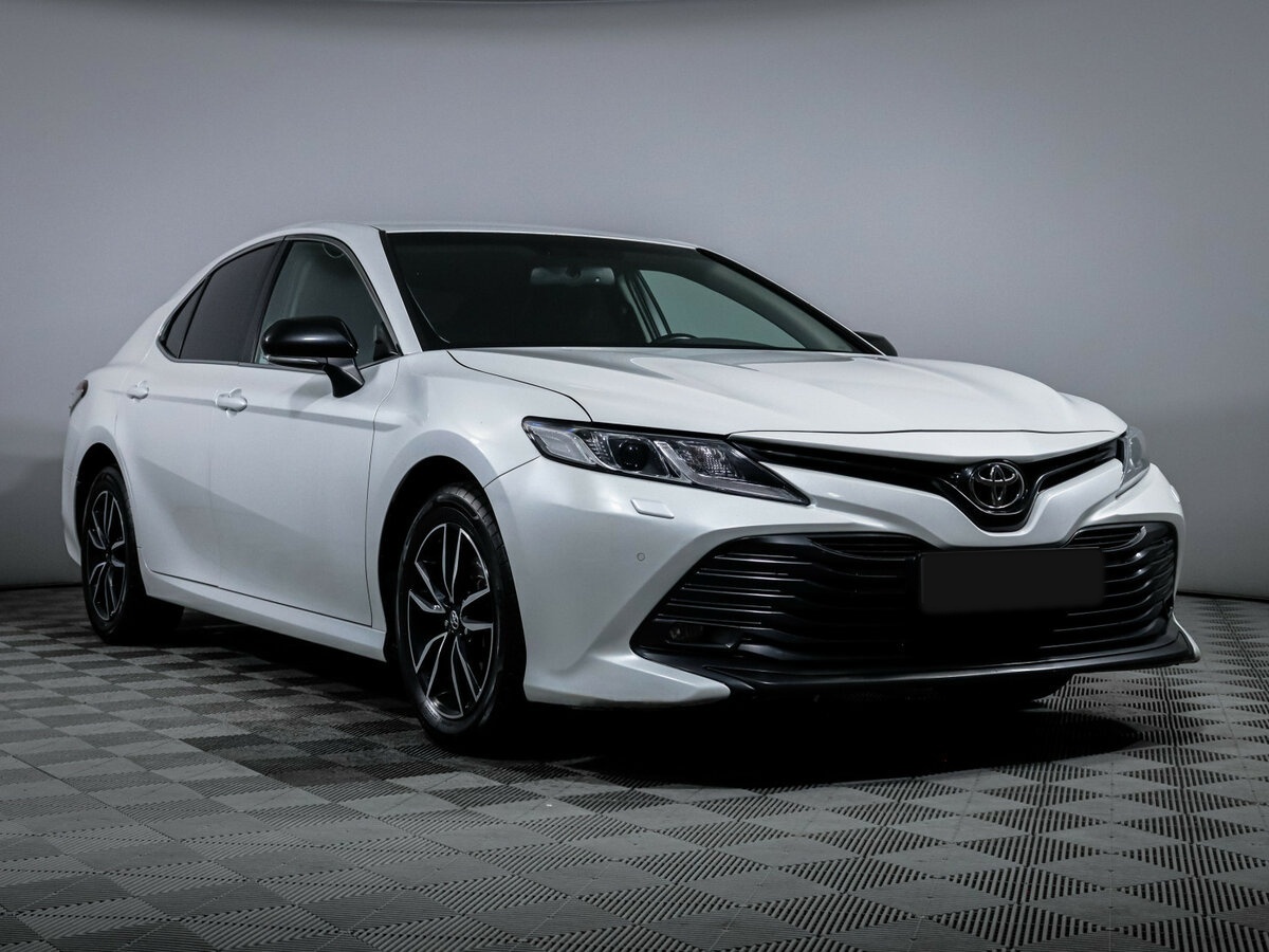 Купить Toyota Camry с пробегом. Фото: #2