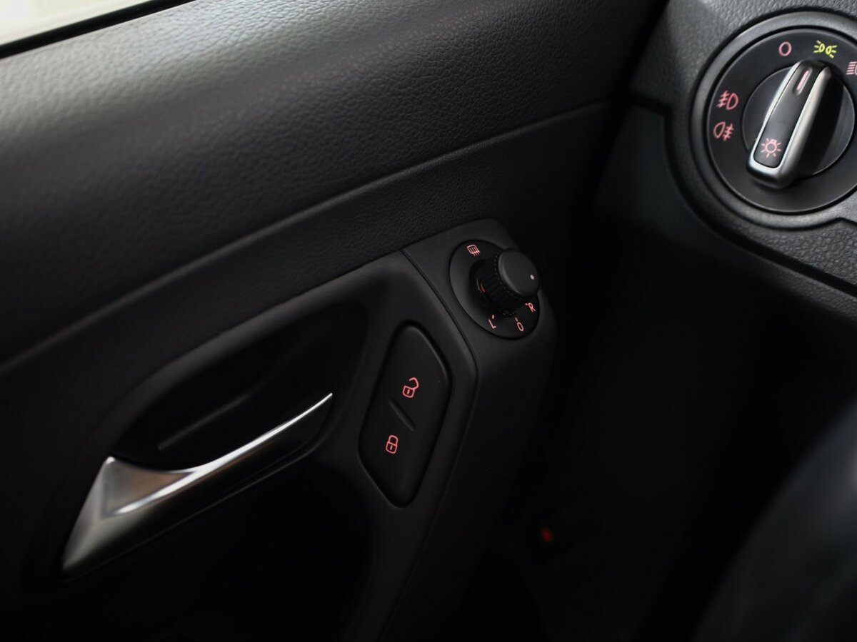 Купить Volkswagen Polo с пробегом. Фото: #14