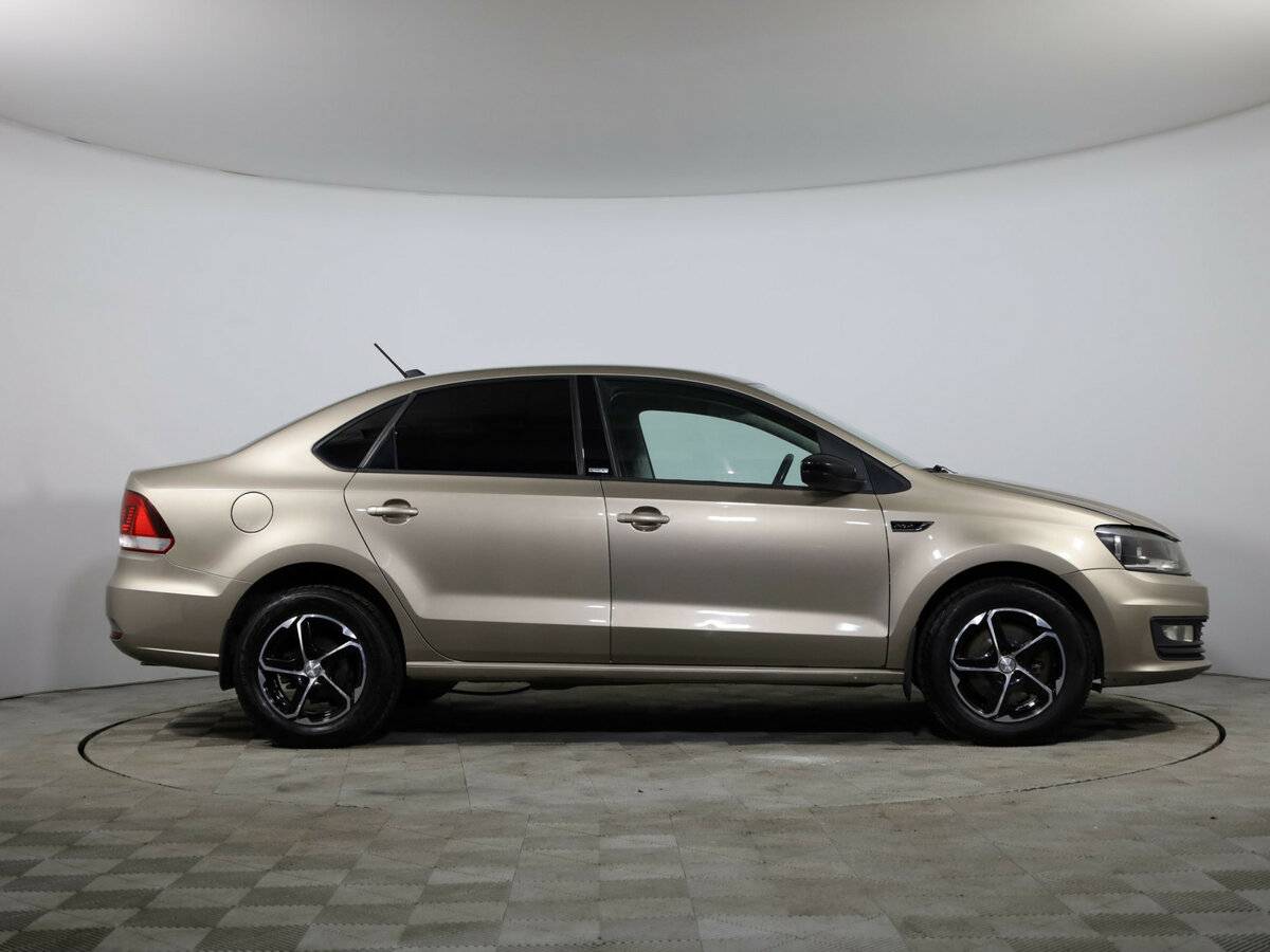 Купить Volkswagen Polo с пробегом. Фото: #4