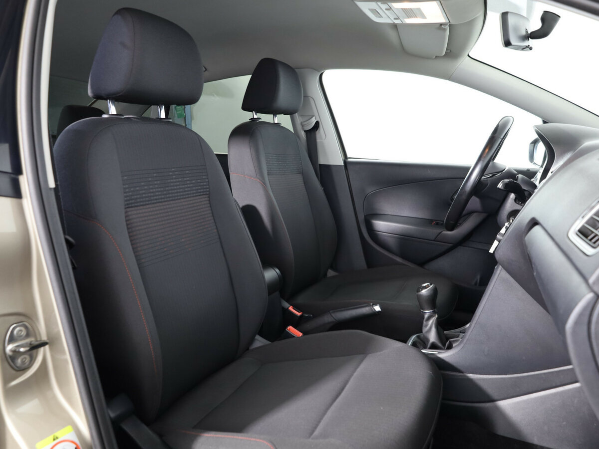 Купить Volkswagen Polo с пробегом. Фото: #10