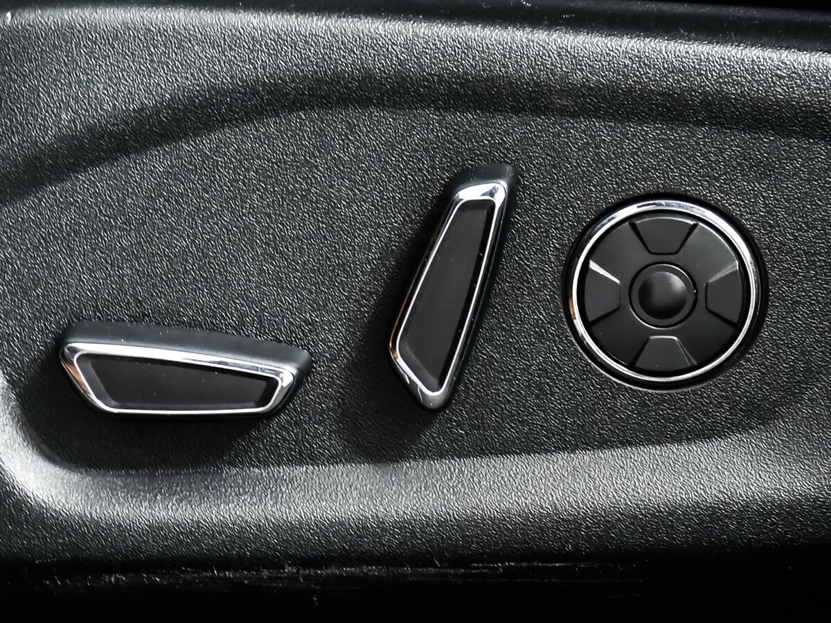 Купить Ford Explorer с пробегом. Фото: #17