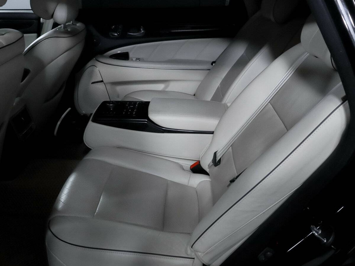 Купить Hyundai Equus с пробегом. Фото: #9