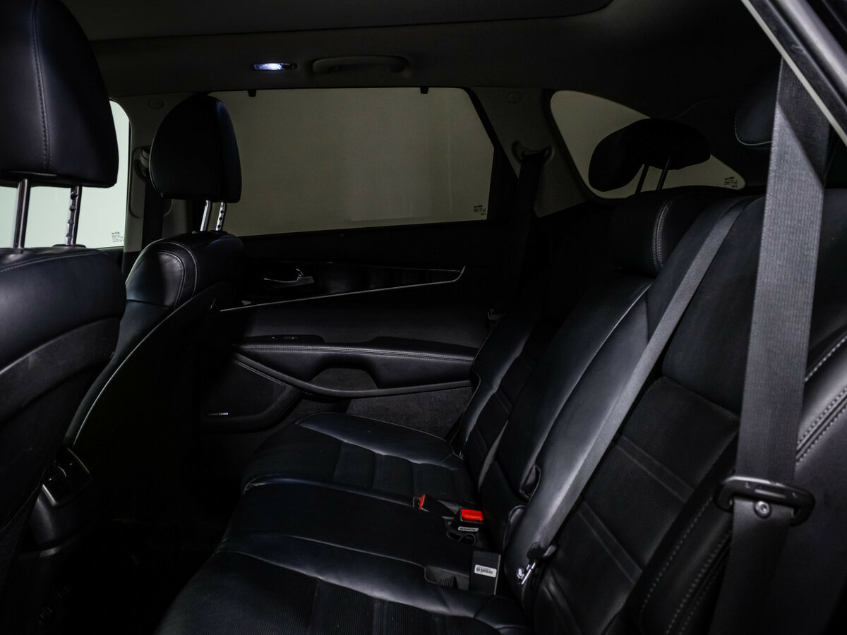 Купить Kia Sorento с пробегом. Фото: #10