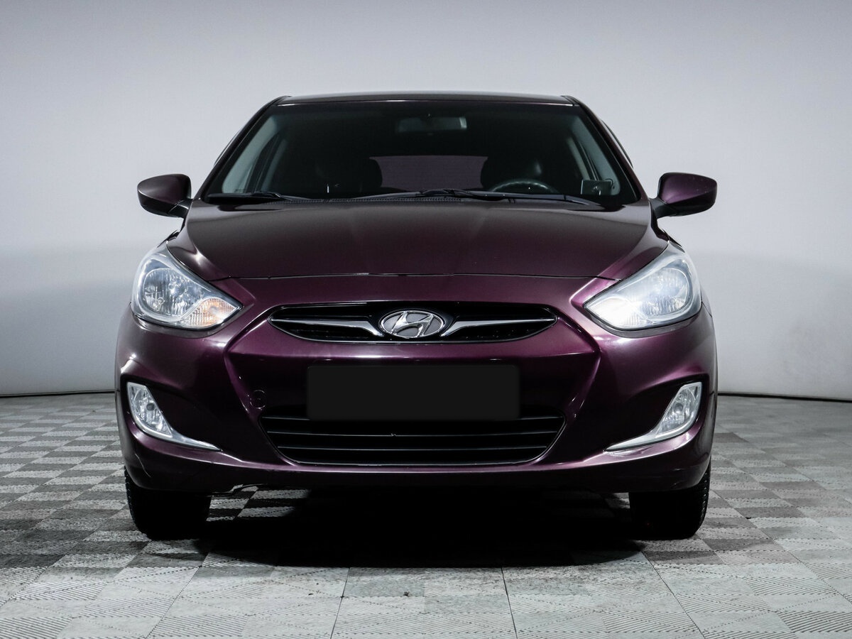 Купить Hyundai Solaris с пробегом. Фото: #1