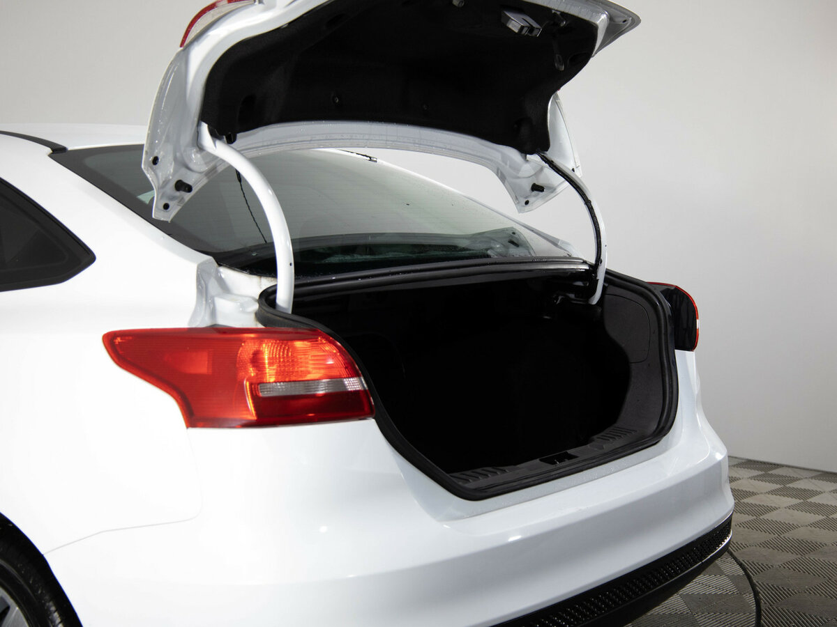 Купить Ford Focus с пробегом. Фото: #17