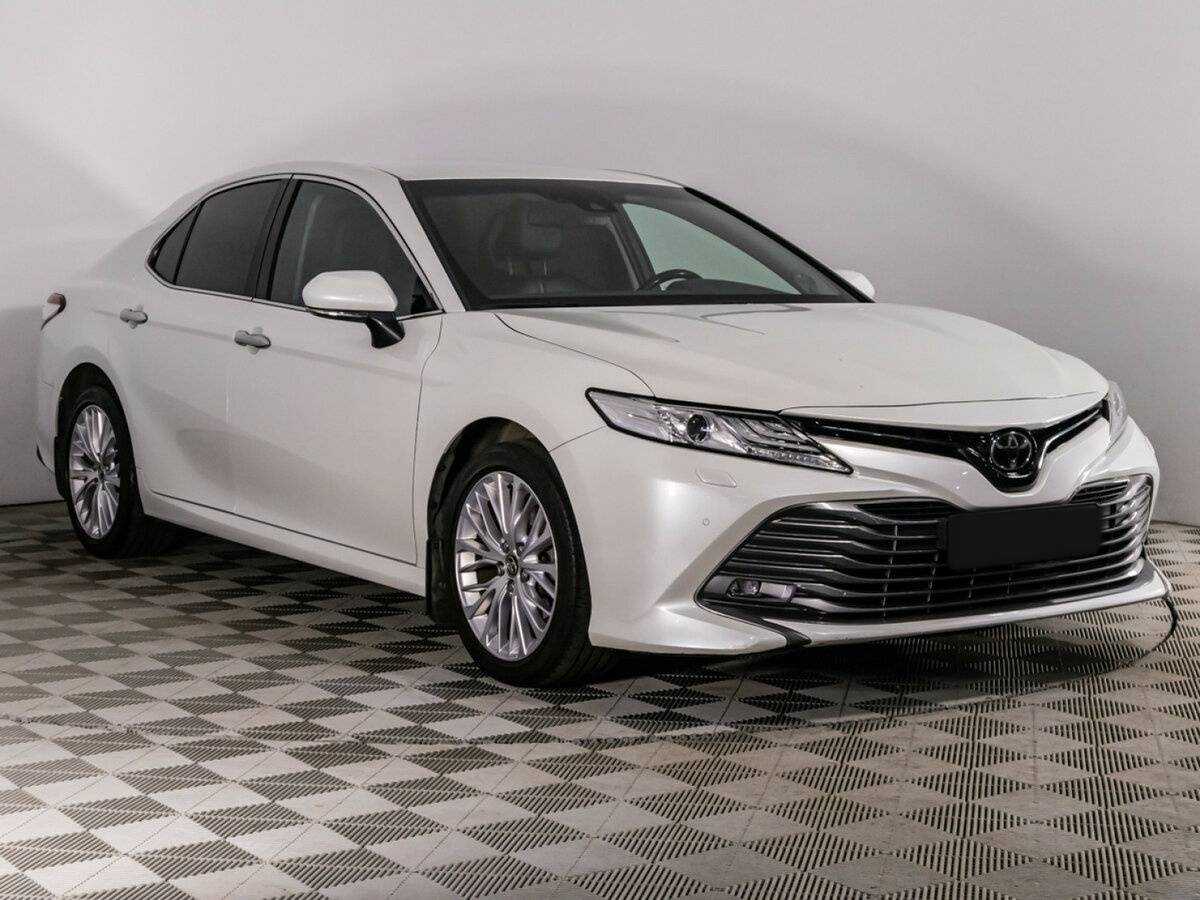 Купить Toyota Camry с пробегом. Фото: #2