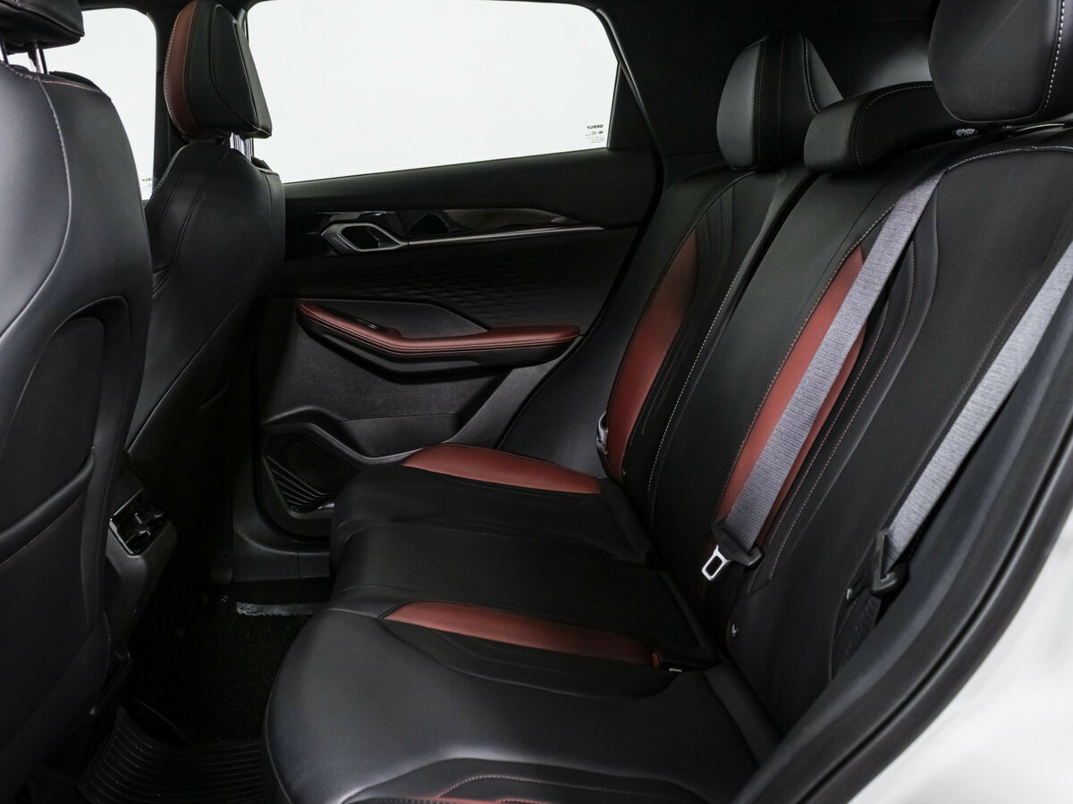 Купить Geely Coolray с пробегом. Фото: #11