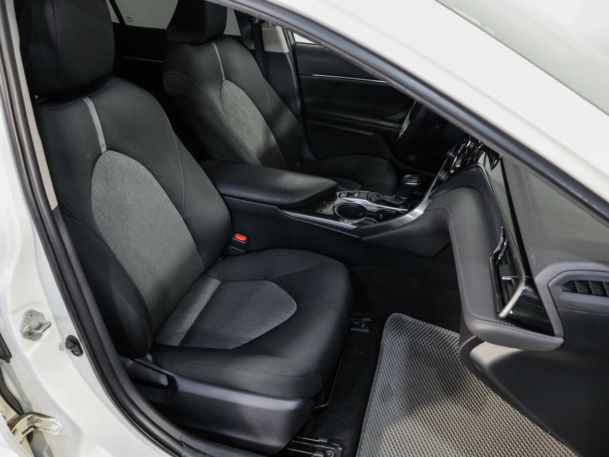Купить Toyota Camry с пробегом. Фото: #15