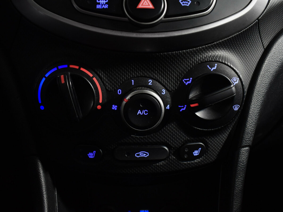 Купить Hyundai Solaris с пробегом. Фото: #13