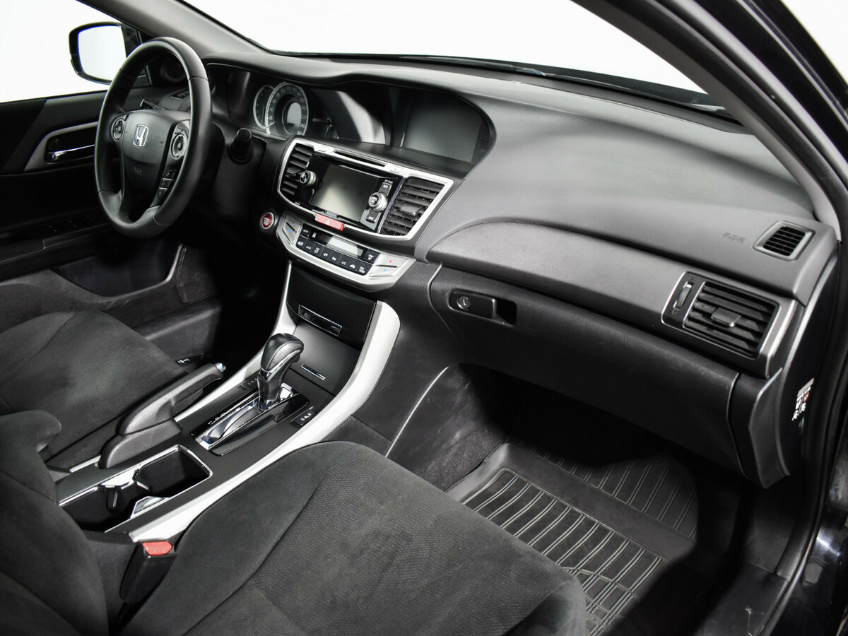 Купить Honda Accord с пробегом. Фото: #10