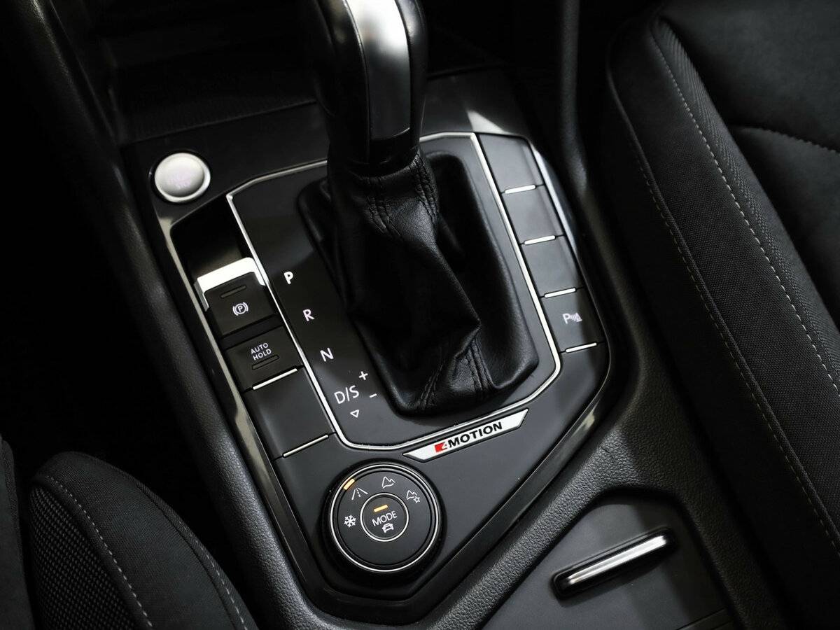 Купить Volkswagen Tiguan с пробегом. Фото: #18