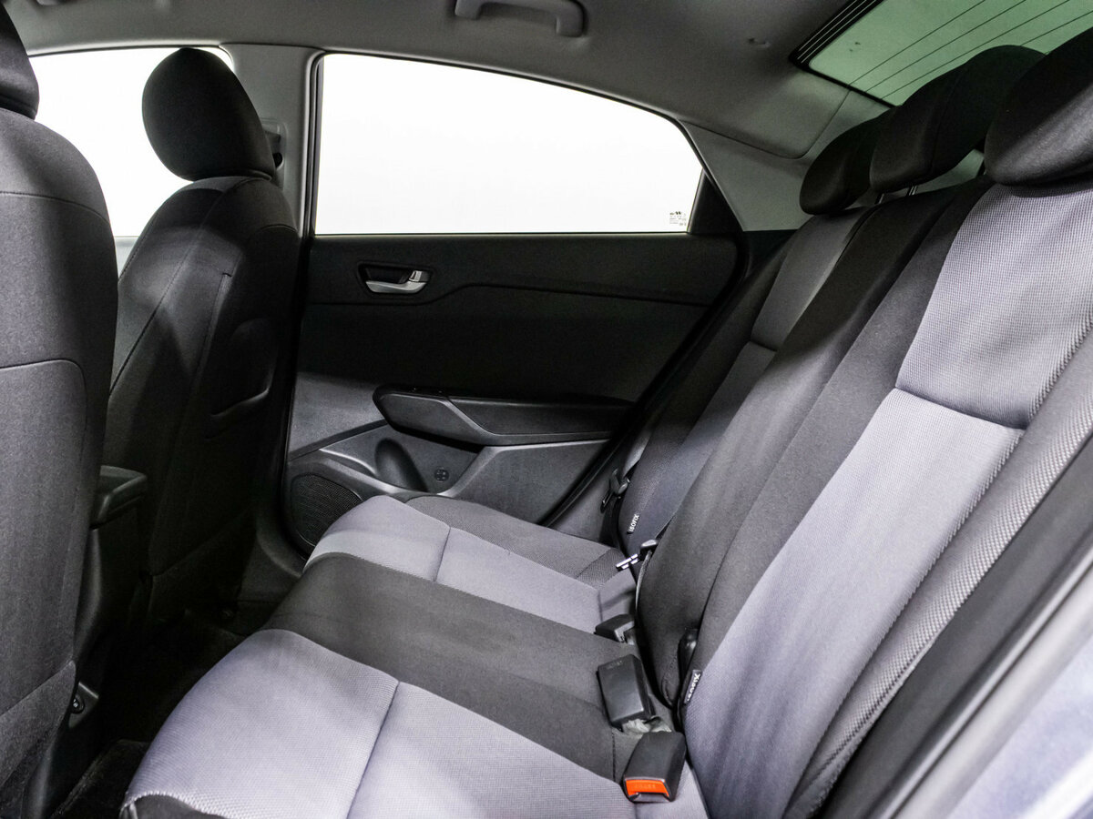 Купить Hyundai Solaris с пробегом. Фото: #11