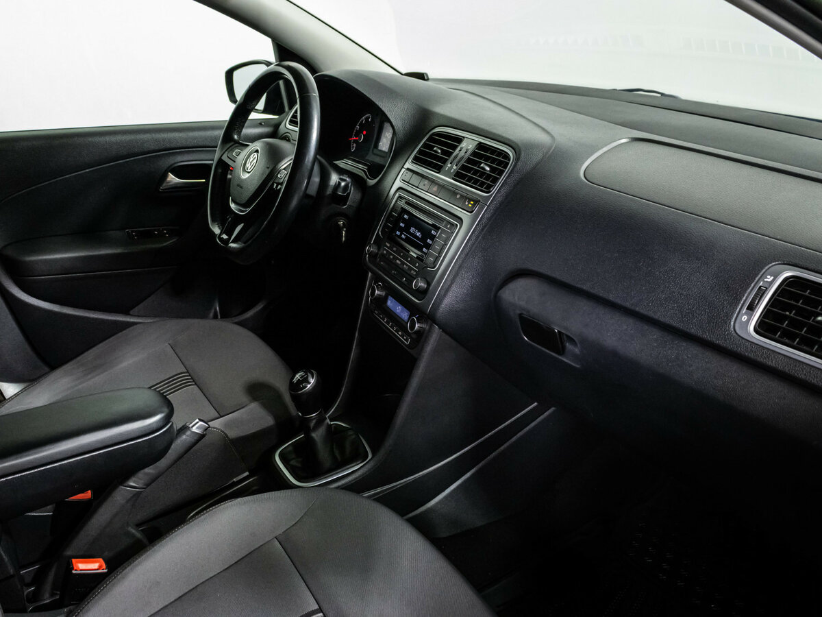 Купить Volkswagen Polo с пробегом. Фото: #7