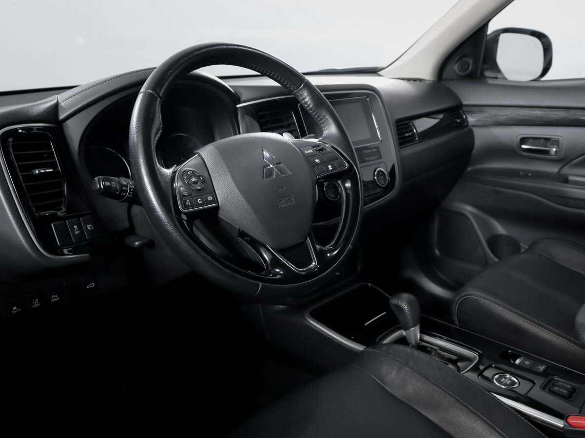 Купить Mitsubishi Outlander с пробегом. Фото: #12