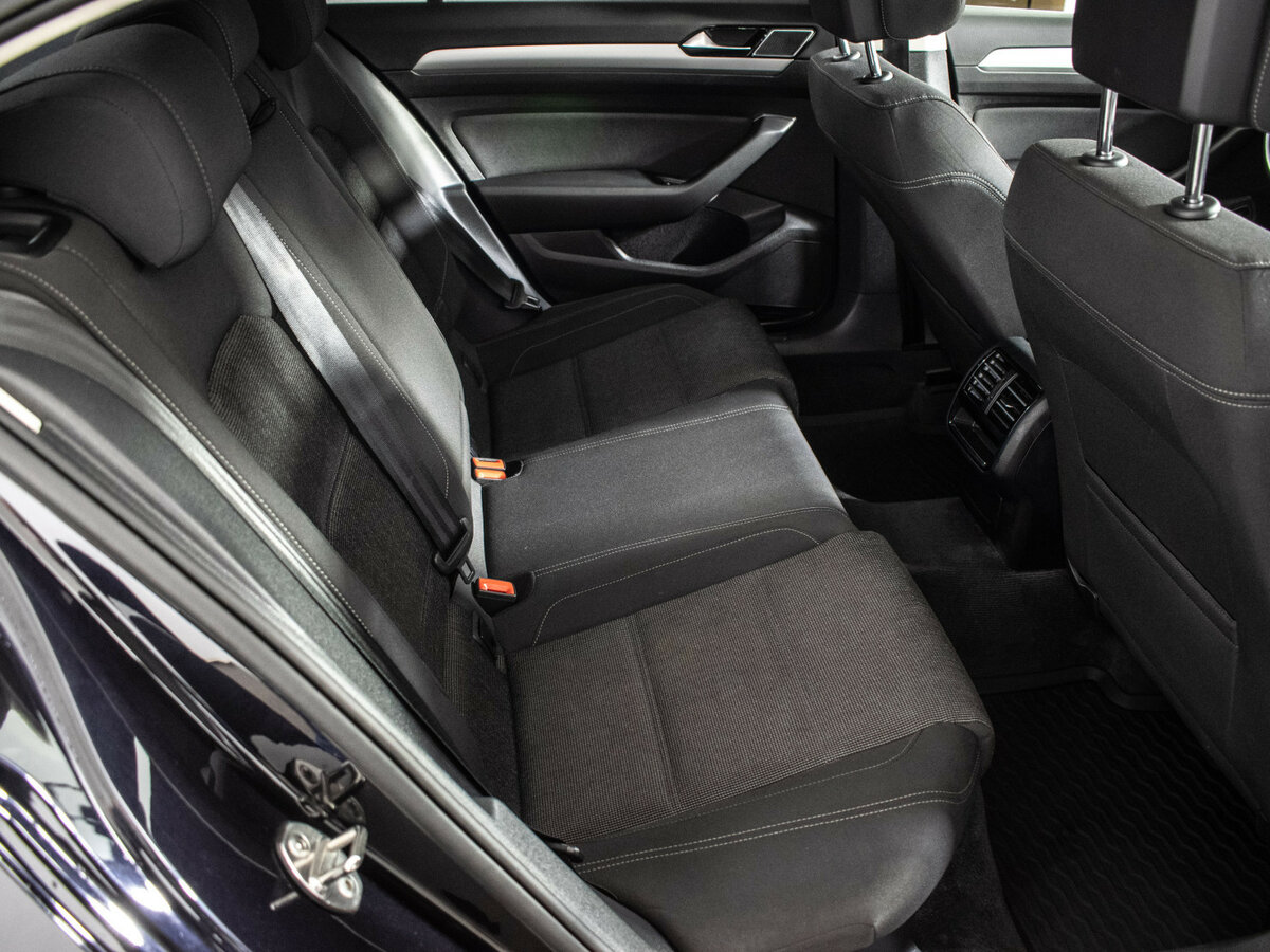 Купить Volkswagen Passat с пробегом. Фото: #10