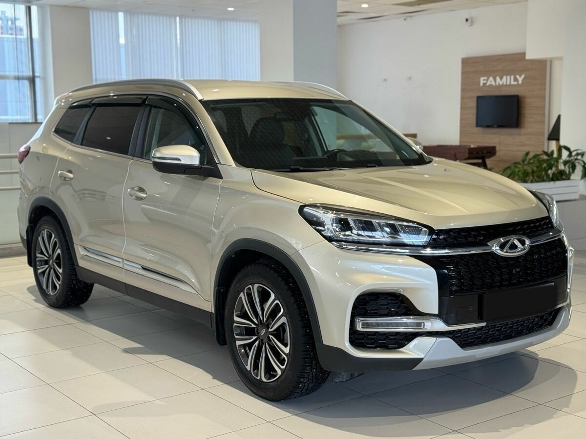 Купить Chery Tiggo 8 с пробегом. Фото: #2