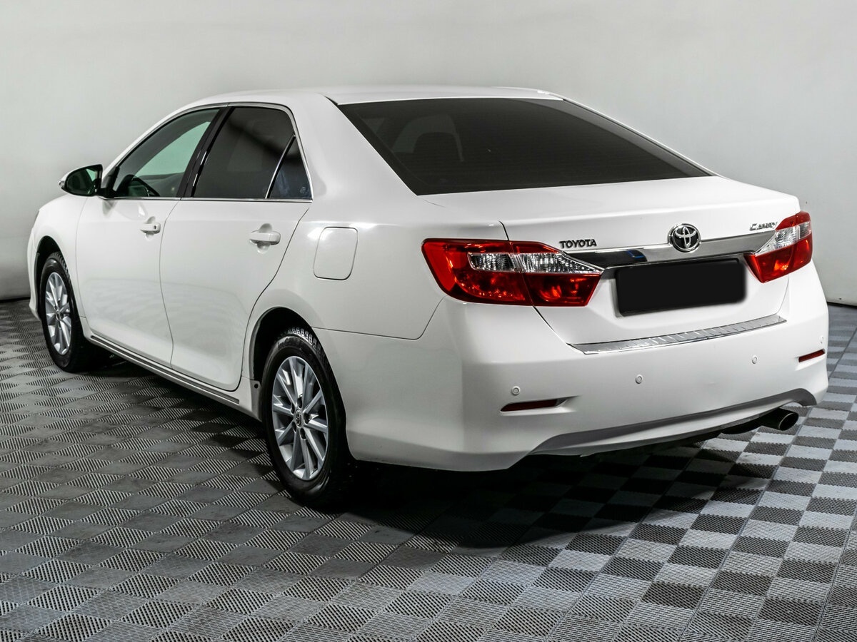 Купить Toyota Camry с пробегом. Фото: #5