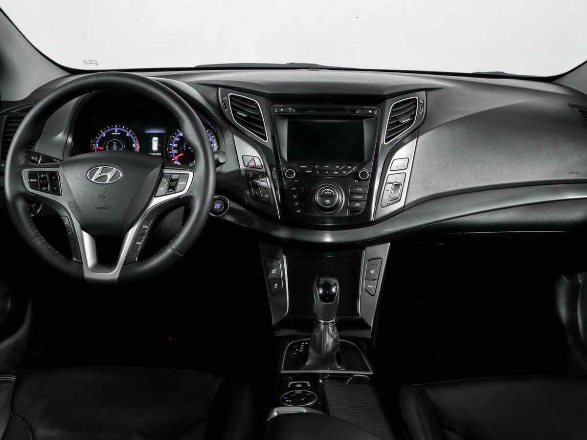 Купить Hyundai i40 с пробегом. Фото: #9